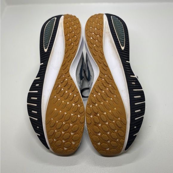 Nike Air Zoom Vomero 14 Running Shoes White Navy Gum Sole Men’s 11.5 main image 6